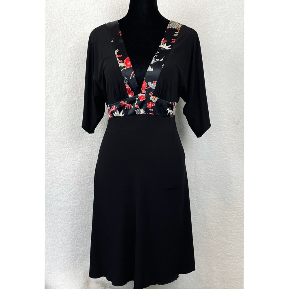 LOVE TEASE • Black Floral Trim V-Neck Mini Dress, M - Picture 8 of 13